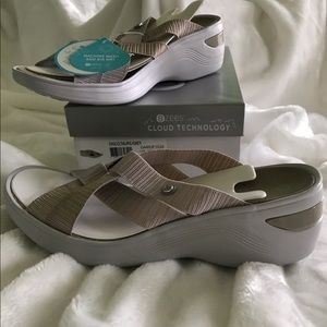 Bzees!! Adorable summer sandals.